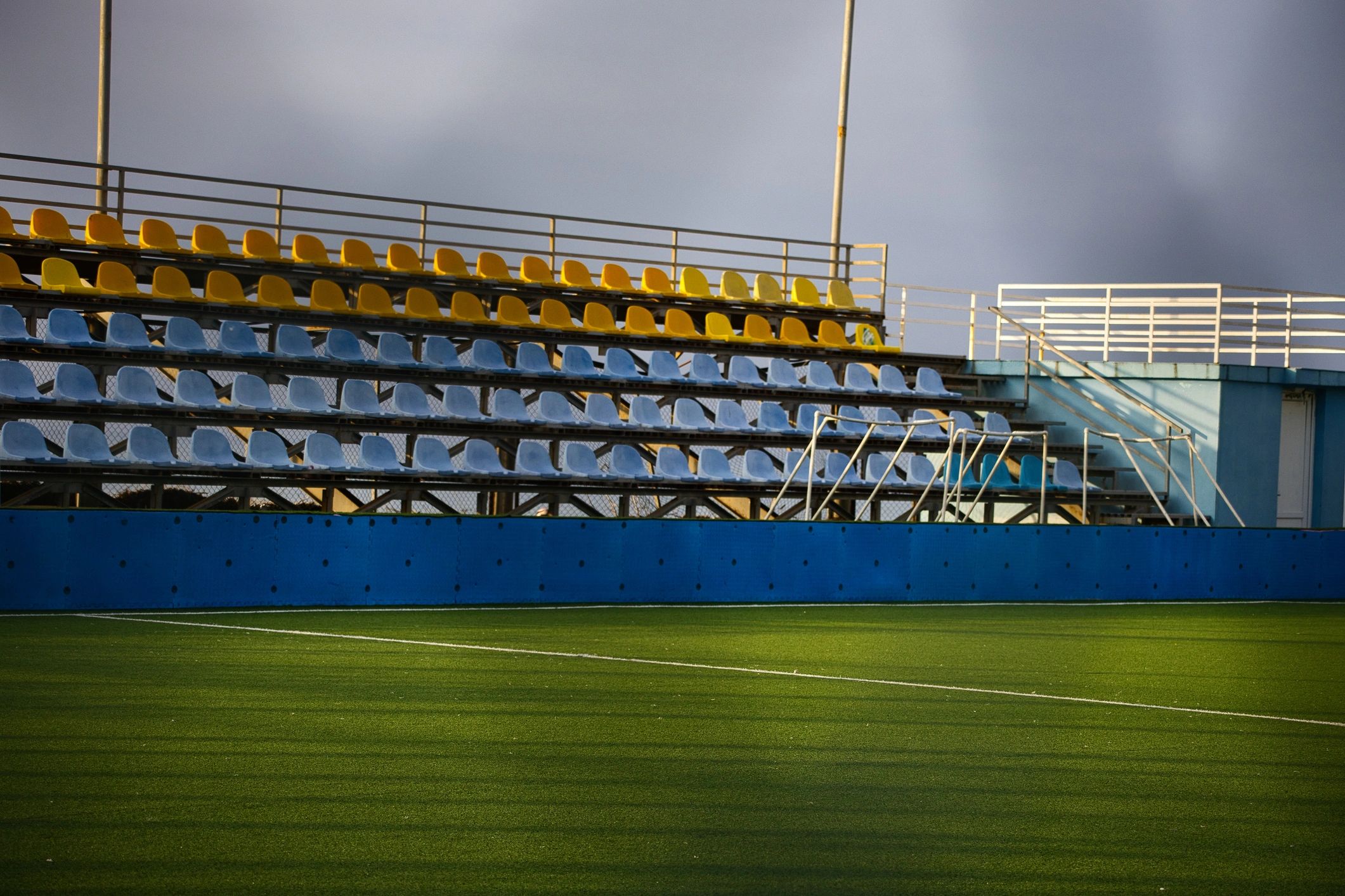 Estadio profesional preparado para cobertura deportiva